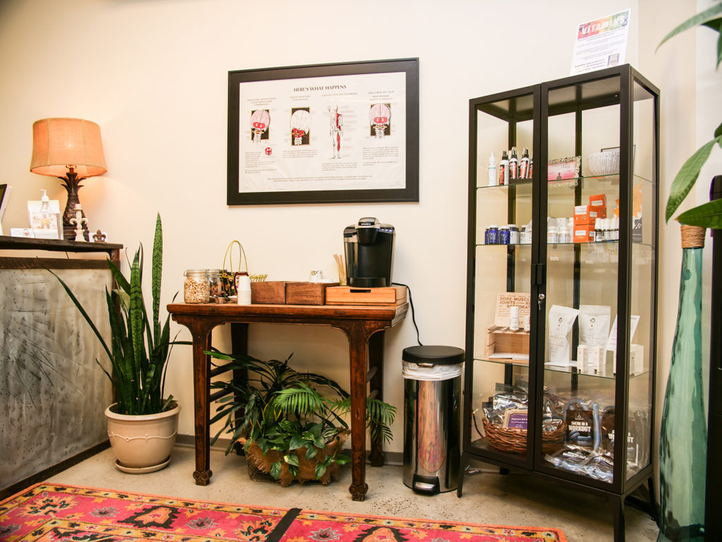 chiropractor room